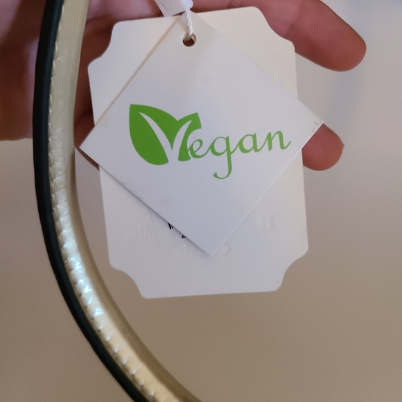 Vegan Gold Purse Handbag or Shoulder Bag NWT - Picture 4 of 7